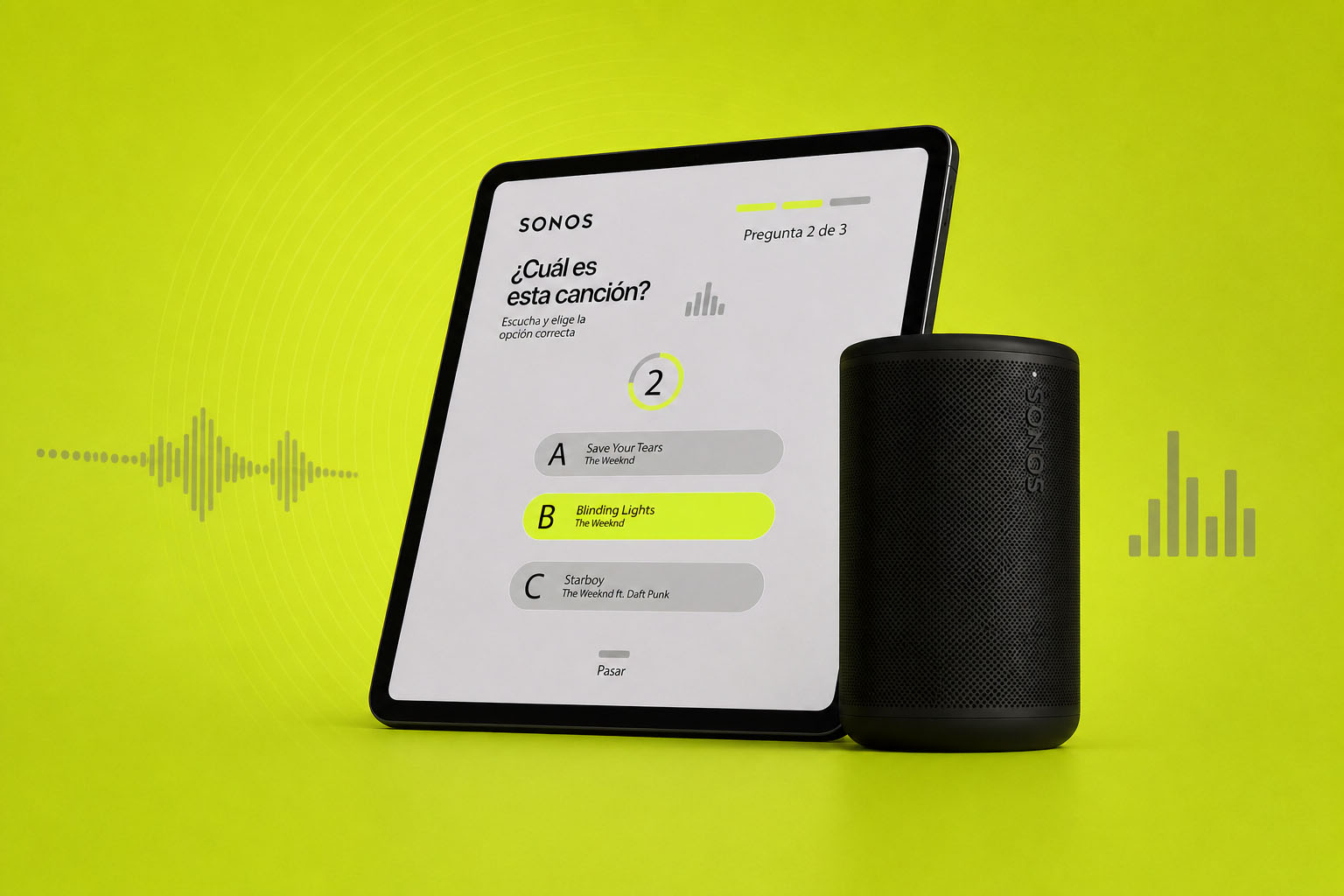 Experiencia musical Sonos en un iPad junto a un parlante sobre un fondo verde